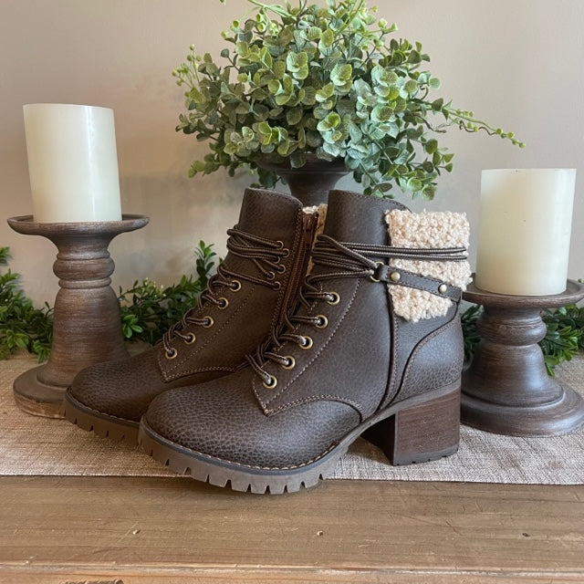 Olivia 2 Chocolate Boot